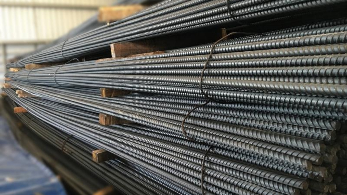 Lưu trữ sắt thép ở nơi khô ráo và thoáng mát