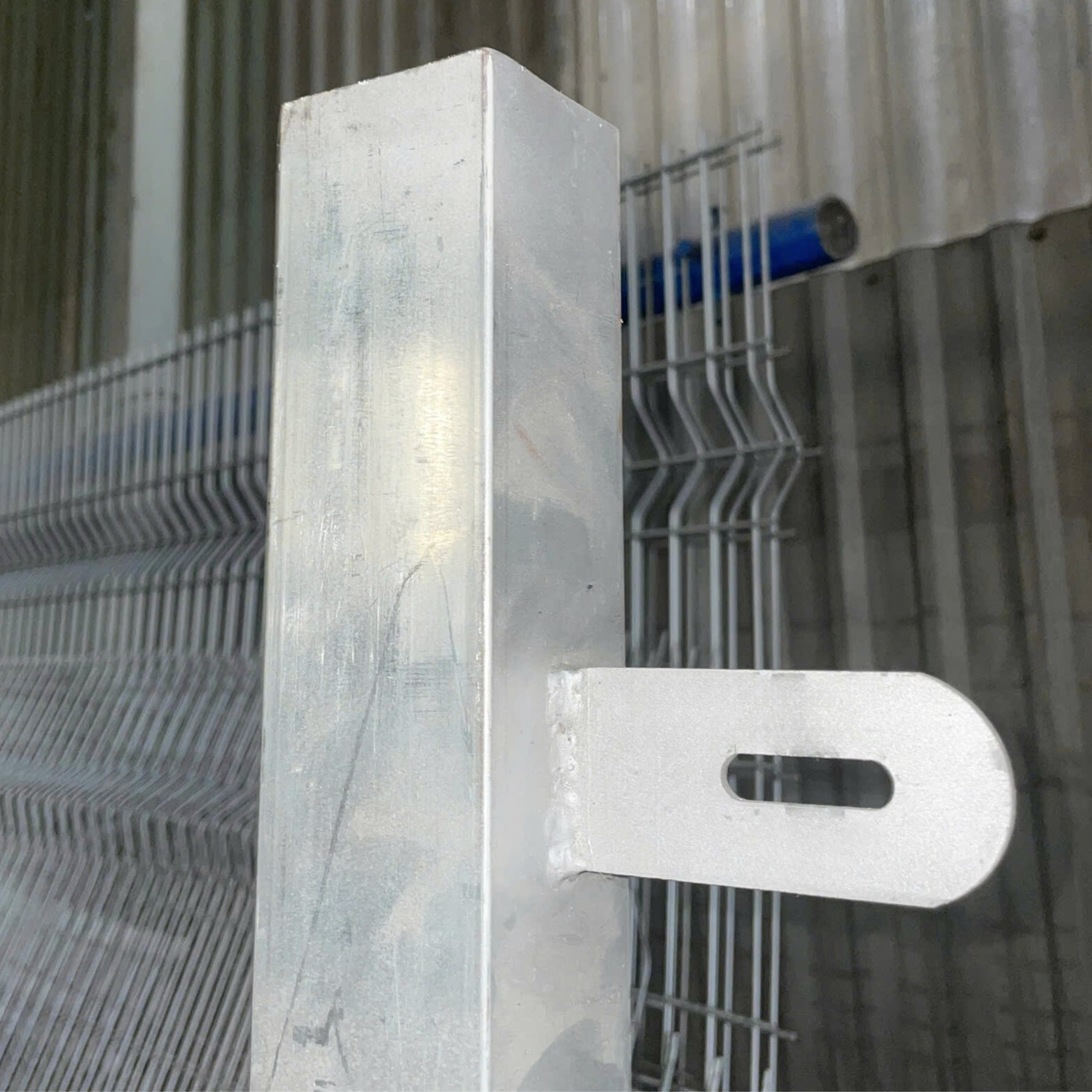 trụ vuông mạ kẽm hàn part kết thúc